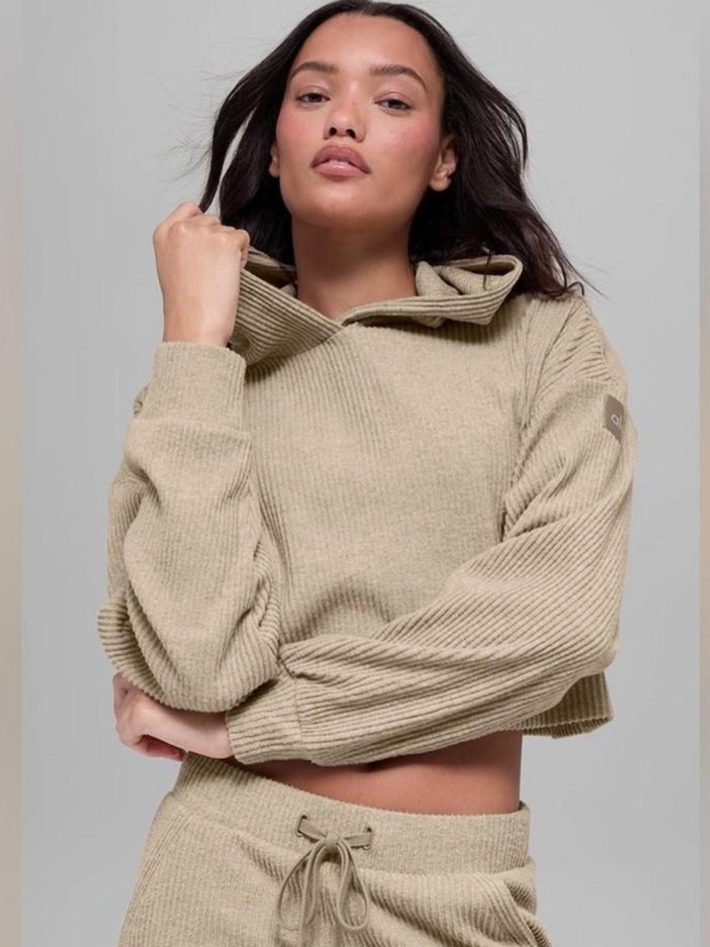 ALO Yoga Muse Ribbed Cropped Hoodie in Taupe Size large